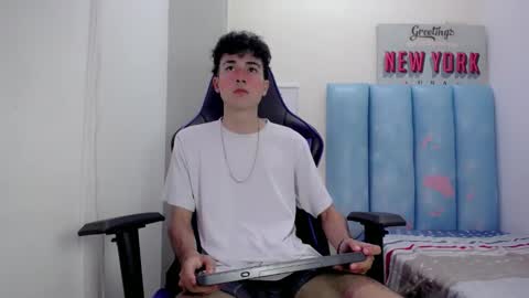 johnny_cagee online show from December 15, 2025, 10:25 pm