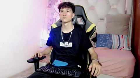 johnny_cagee online show from December 18, 2025, 3:23 am