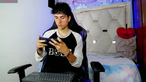 johnny_cagee online show from April 5, 2026, 4:09 am