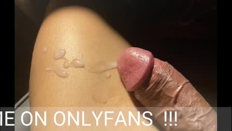 Snapshot of johnnyfun_xxx chatting on March 10, 2025, 5:11 am Johnnystrongarms                 online show from March 10, 2025, 5:11 am