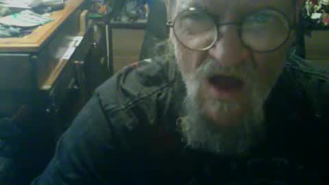 johnnyshung1 online show from November 1, 2025, 4:31 pm