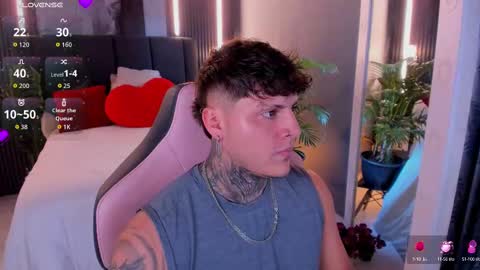 Snapshot of johny_multicum chatting on September 8, 2025, 10:09 pm Johny online show from September 8, 2025, 10:09 pm