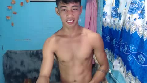 Snapshot of johnydestroyer chatting on February 12, 2025, 12:27 am johnydestroyer online show from February 12, 2025, 12:27 am