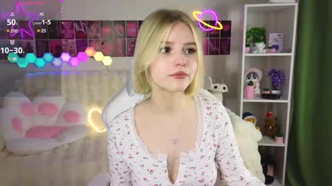 Paula online show from March 12, 2025, 11:33 pm