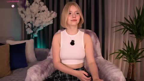 Paula online show from September 12, 2025, 2:22 am