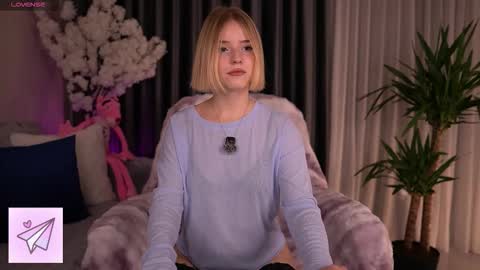 Paula online show from October 20, 2025, 12:33 am