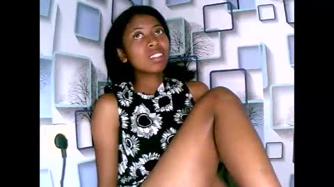 joliekah27 online show from November 29, 2025, 9:18 pm