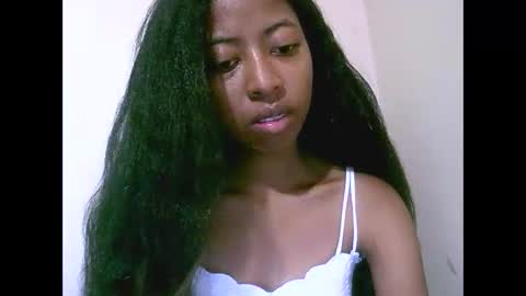 joliekah27 online show from April 23, 2026, 8:24 am