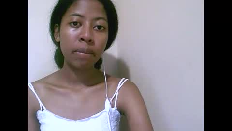 joliekah27 online show from April 24, 2026, 7:27 pm