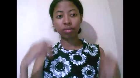 joliekah27 online show from April 27, 2026, 7:39 am