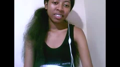 joliekah27 online show from May 2, 2026, 9:47 am