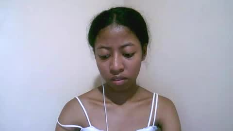 joliekah27 online show from May 6, 2026, 1:49 pm