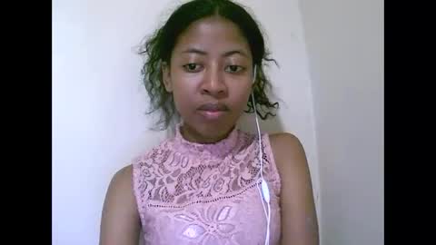 joliekah27 online show from May 9, 2026, 8:25 pm