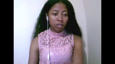 joliekah27 online show from May 10, 2026, 8:36 pm