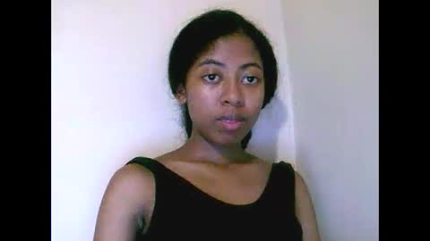 joliekah27 online show from May 15, 2026, 9:55 pm