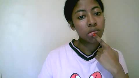 joliekah27 online show from May 16, 2026, 10:36 am