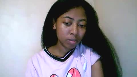 joliekah27 online show from May 16, 2026, 10:41 pm