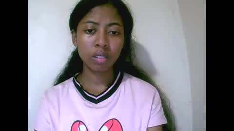 joliekah27 online show from May 17, 2026, 10:50 pm