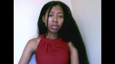 joliekah27 online show from May 19, 2026, 6:53 am