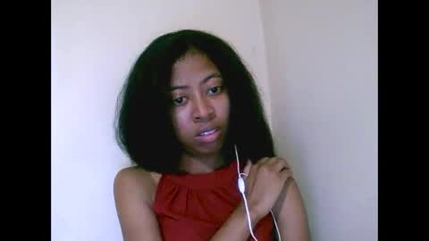 joliekah27 online show from May 19, 2026, 8:15 pm