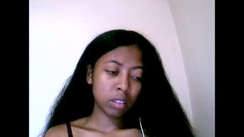 joliekah27 online show from May 21, 2026, 9:27 am
