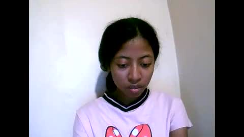 joliekah27 online show from May 23, 2026, 2:43 pm