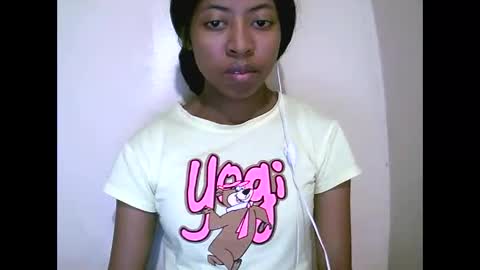 joliekah27 online show from May 27, 2026, 8:06 pm