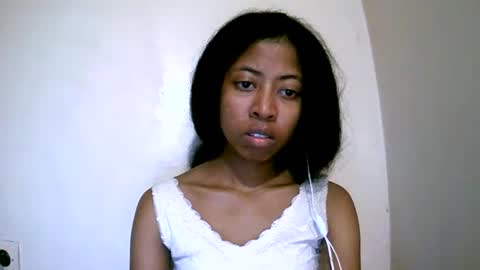 joliekah27 online show from May 28, 2026, 9:01 pm