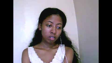 joliekah27 online show from May 29, 2026, 9:07 am