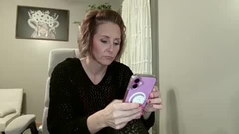 Jolie online show from November 22, 2025, 2:43 am