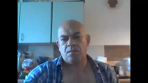 jolmasz30 online show from April 28, 2026, 4:06 am