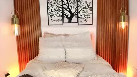 Jonas  online show from February 25, 2026, 4:33 am