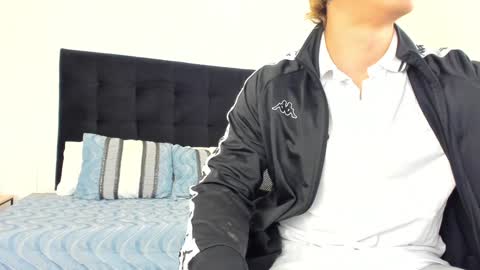 Jonathan Danielss  online show from February 4, 2025, 11:05 am
