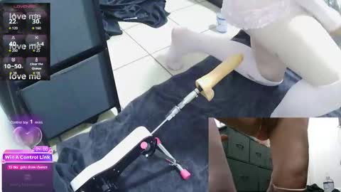 sissyjolicia online show from March 31, 2026, 2:02 am