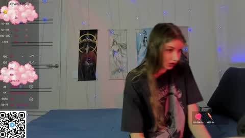 Mila online show from February 4, 2025, 8:28 pm