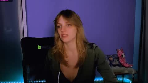 jose_fairy online show from November 18, 2025, 9:58 am