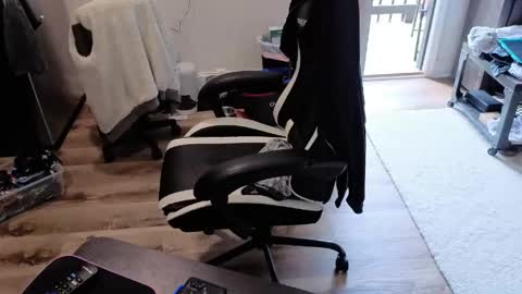 Josef online show from March 21, 2026, 3:04 pm