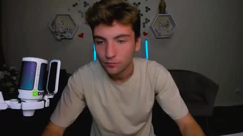 Snapshot of joseph_bear_ chatting on September 12, 2025, 7:14 pm joseph_bear_ online show from September 12, 2025, 7:14 pm