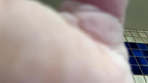 josephroberts600 online show from April 17, 2026, 6:05 am