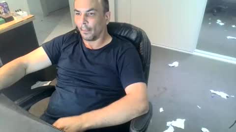 josh_aus333 online show from January 16, 2026, 3:38 pm