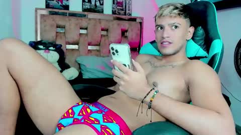 Snapshot of josh_cam99 chatting on November 28, 2025, 7:00 am JOSH online show from November 28, 2025, 7:00 am