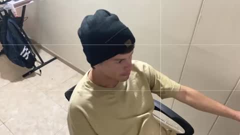 Nicolas online show from April 22, 2026, 1:52 am