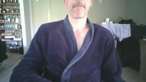 joshua154197 online show from April 8, 2026, 6:35 am