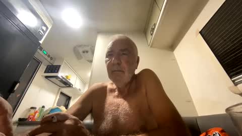joshua19988945132 online show from April 13, 2026, 1:22 am