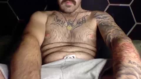 Snapshot of josiahcoffeee chatting on November 19, 2025, 4:23 am Josiah Coffee online show from November 19, 2025, 4:23 am