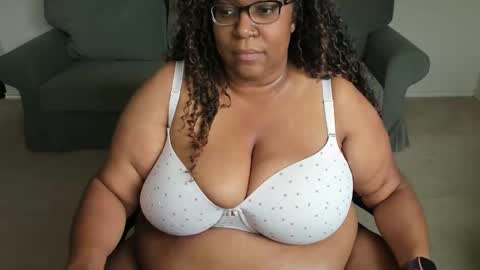 Josie Kiss online show from April 30, 2026, 6:47 pm
