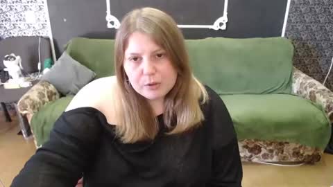 josiesun771 online show from June 14, 2026, 11:34 am