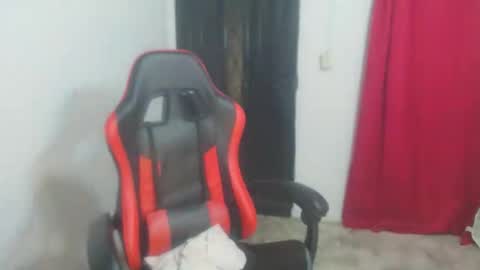 josue_linares online show from November 5, 2025, 9:20 am