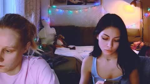 joy_keys online show from December 21, 2024, 11:44 am