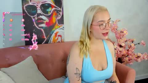Vickie online show from September 30, 2025, 12:26 am